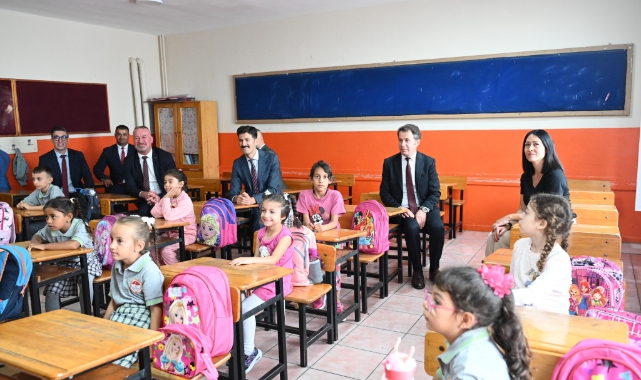 Başkan Fatih Karabatı öğrencilerin okul heyecanına ortak oldu