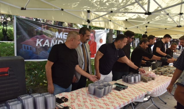 Bilecik'te mevlid kandili dolayısıyla helva dağıtıldı