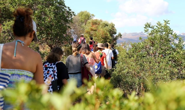 Bodrum'da öğrenciler kıyı temizliği yaptı