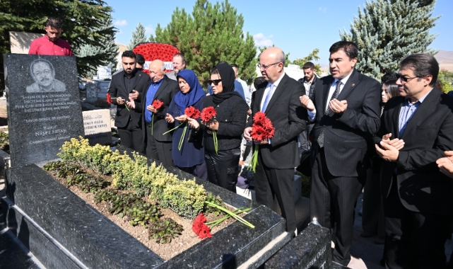 'Bozkırın Tezenesi' vefatının 12'nci yıl dönümünde mezarı başında anıldı