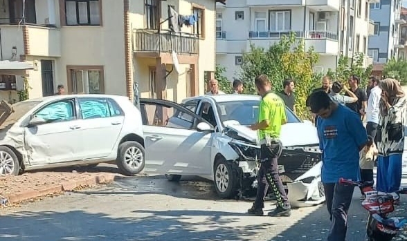 Bursa'da feci kaza: Yaralılar var!