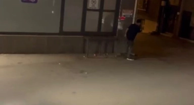 Bursa'da alkollü şahıs dakikalarca duvarı tekmeledi