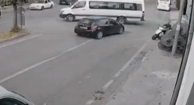 Bursa'da dikkatsiz servis minibüsü sürücüsü kazaya neden oldu