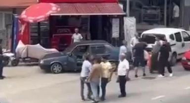 Bursa'da dükkan sahibi ile sürücü arasında park yeri kavgası