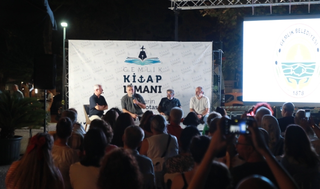 Bursa'da Gemlik Kitap Limanı kapılarını kitapseverlere açtı