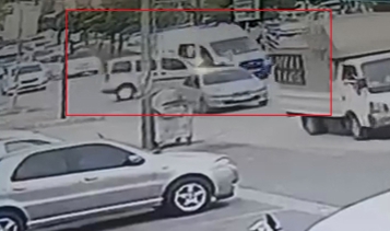 Bursa'da hasta taşıyan ambulans kaza yaptı
