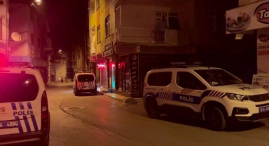 Bursa'da husumetlisiyle sokak arasında karşılaştı... Kurşun yağdırdı