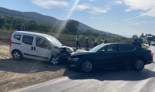 Bursa'da İznik kaymakamı makam aracıyla kaza geçirdi