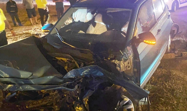 Bursa'da kırmızı ışıkta geçen TIR otomobile çarptı