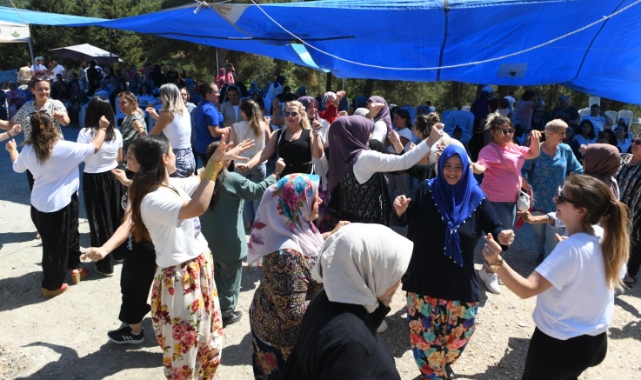 Bursa'da “Köyümüzde Şenlik Var” coşkusu devam ediyor