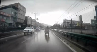 Bursa’da motosiklet sürücüsü kayganlaşan yolda düştü