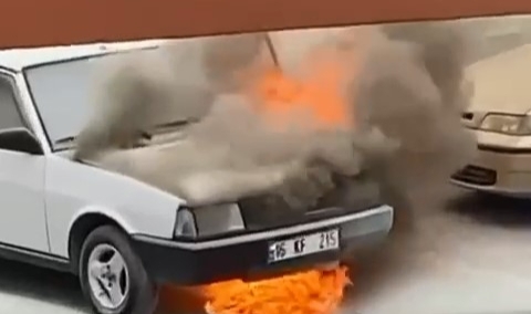 Bursa'da otomobil alevlere teslim oldu