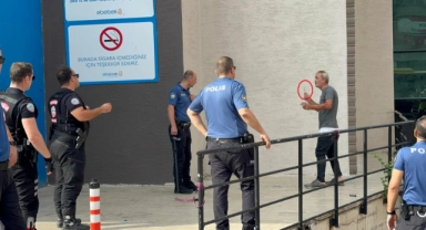 Bursa'nın göbeğinde kolonya içti, bıçakla kendi kesti