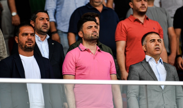 Bursaspor Başkanı Enes Çelik: “450 kapasiteli tribüne 1200 taraftarımız geldi”