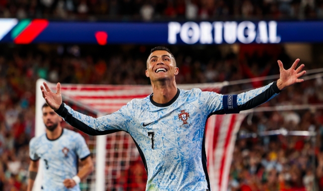 Cristiano Ronaldo, 900. golünü attı, futbol tarihine geçti