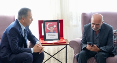 Cumhurbaşkanı Erdoğan şehit polis Şeyda Yılmaz'ın babası ile görüştü
