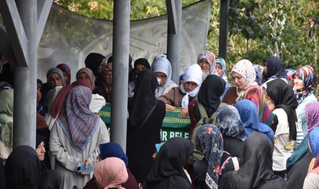 Denizde boğulan 2 kardeş Sakarya'da defnedildi