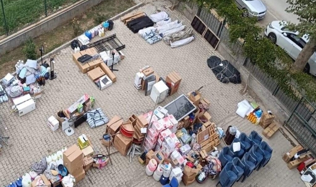 Deprem malzemelerini stoklayıp satan 1'i öğretmen 4 kişi tutuklandı
