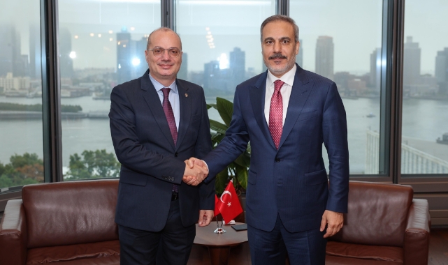 Dışişleri Bakanı Fidan, Arnavut mevkidaşı Hasani ile görüştü