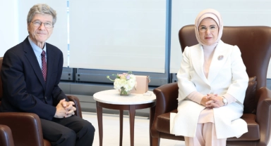 Emine Erdoğan'dan SDSN Başkanı Sachs'a destek teşekkürü