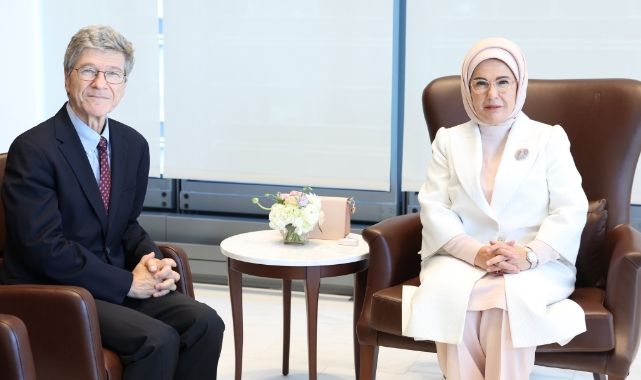 Emine Erdoğan'dan SDSN Başkanı Sachs'a destek teşekkürü