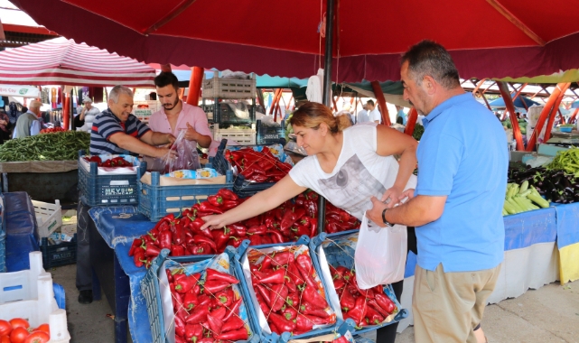 Erzincan’da salçalık domates ve biberler tezgahlarda
