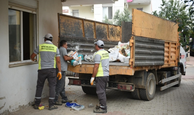 Evden bir kamyon dolusu çöp çıktı