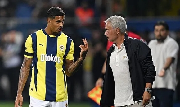 Fenerbahçe'nin yıldızından transfer kararı!