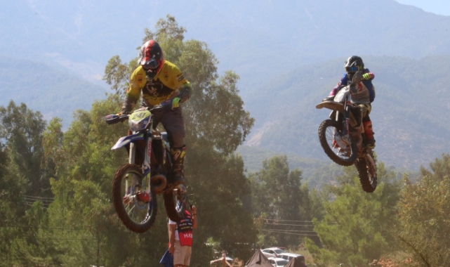 Fethiye'de Süper Enduro Şampiyonası Heyecanı