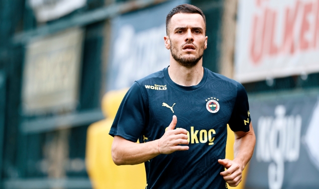 Filip Kostic ilk antrenmanına çıktı
