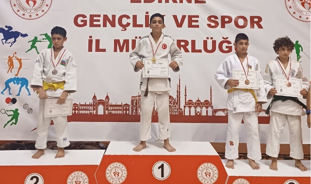 Gemlik Belediyespor'dan büyük başarı