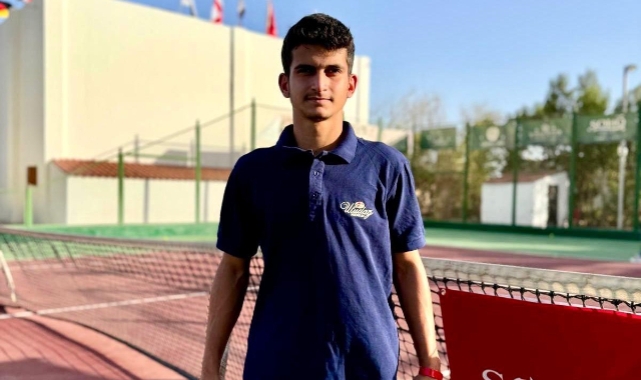 Genç tenisçi Emirhan Bulut'tan çifte şampiyonluk