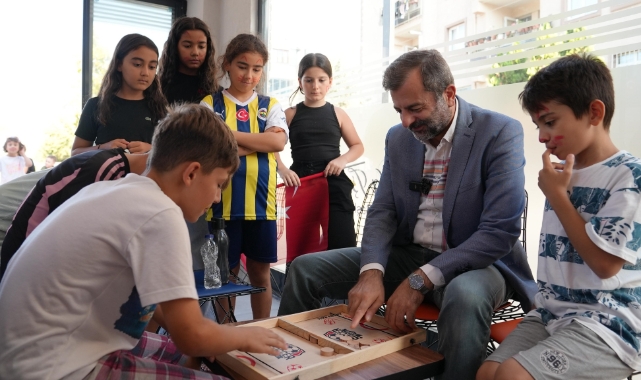 Gürsu'nun çocukları Etkinlik Evi'nde doyasıya eğleniyor