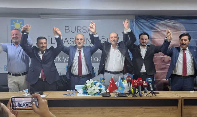 İYİ Parti Bursa'da devir teslim töreni