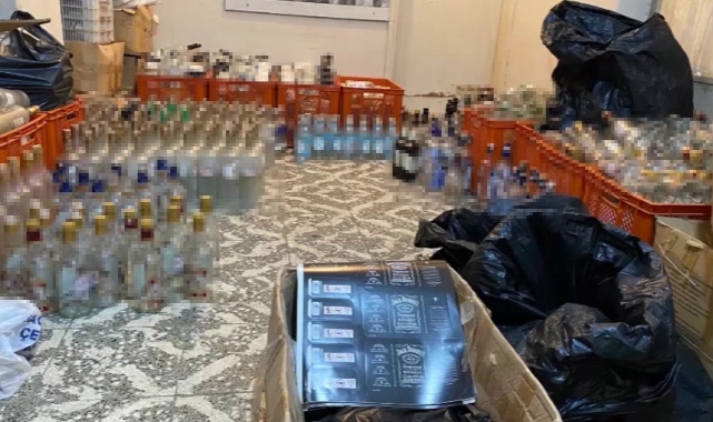 İzmir'de kaçak alkol operasyonu