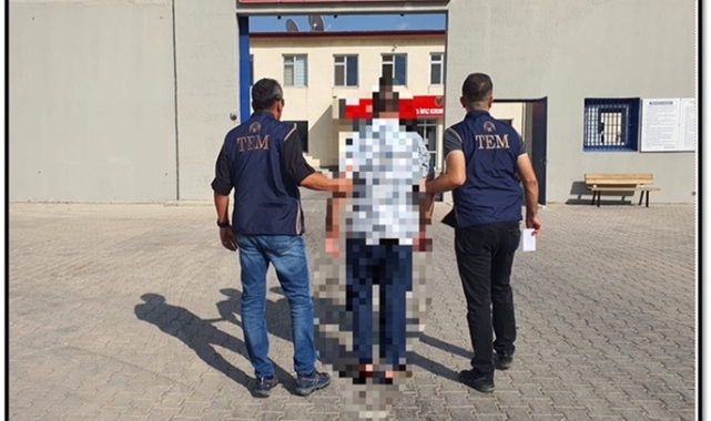Kaçmaya çalışan FETÖ firarisini polis yakaladı