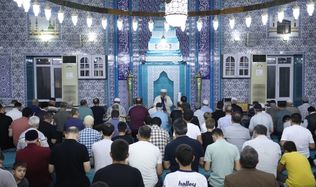 Kandil geleneği İnegöl'de Yeşil Cami'de devam etti