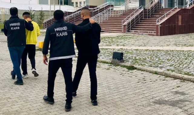 Kars’ta apartta uyuşturucu operasyonu!