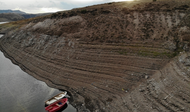 Kars'ta baraj suları 40 metre çekildi