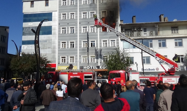 Kars’ta otel yangınında can pazarı yaşandı