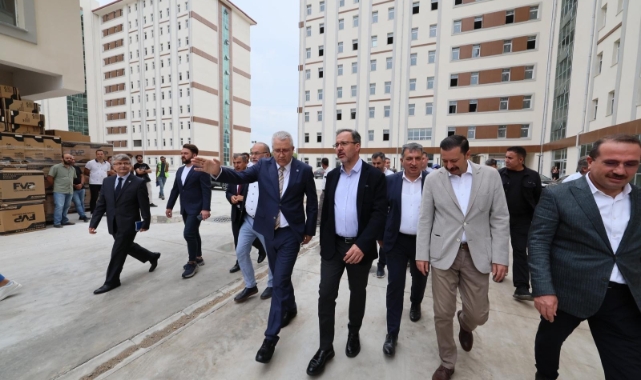 Kasapoğlu, Ege Üniversitesi’nde yapımı süren yurtları inceledi