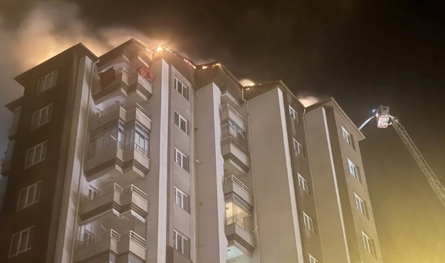 Kayseri'de 13 katlı apartmanda yangın!