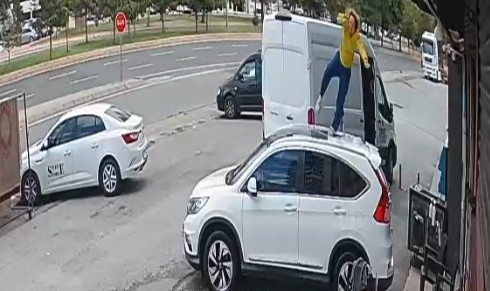 Kayseri'de hamile kadının 3. kattan düştüğü olayın görüntüleri ortaya çıktı