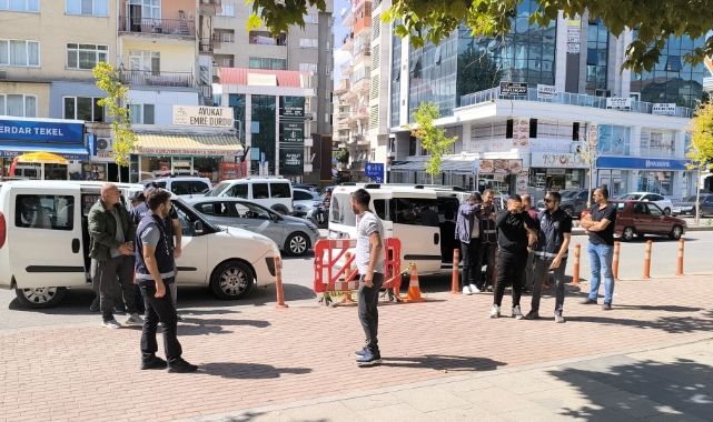 Kırşehir'de 15 düzensiz göçmen ve 4 göçmen kaçakçısı yakalandı