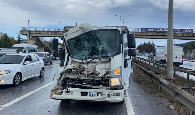 Kocaeli'de kamyonlar bir birine girdi