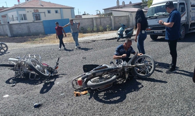 Konya’da iki motosiklet çarpıştı: 3 yaralı