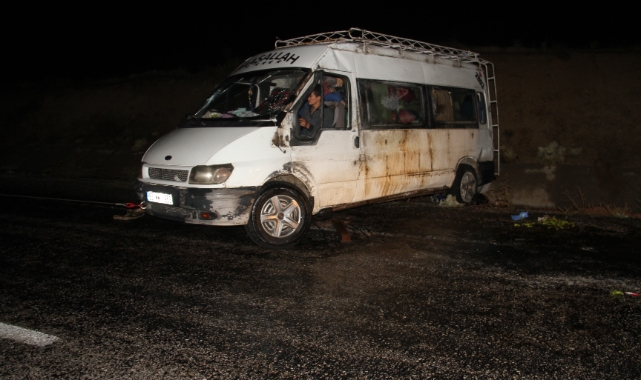 Konya’da işçileri taşıyan minibüs devrildi: 12 yaralı