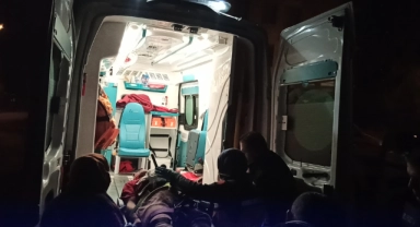 Konya'da karnına sapladığı bıçakla hastaneye kaldırıldı