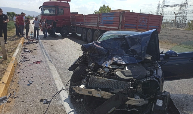 Konya'da otomobil ile TIR çarpıştı