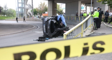Konya'da üst geçitten düşen otomobilin sürücüsü genç kadın öldü